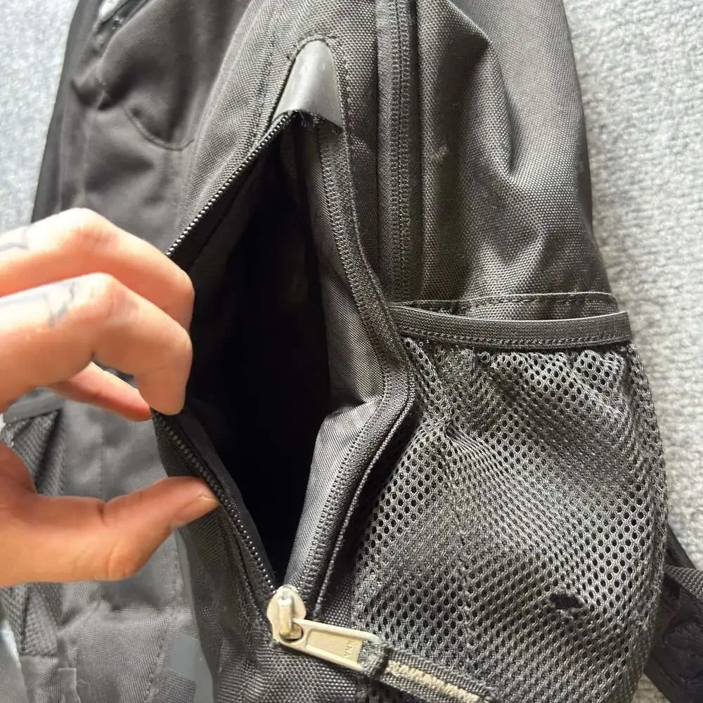 Oakley Enduro 3.0 20L Backpack in Blackout